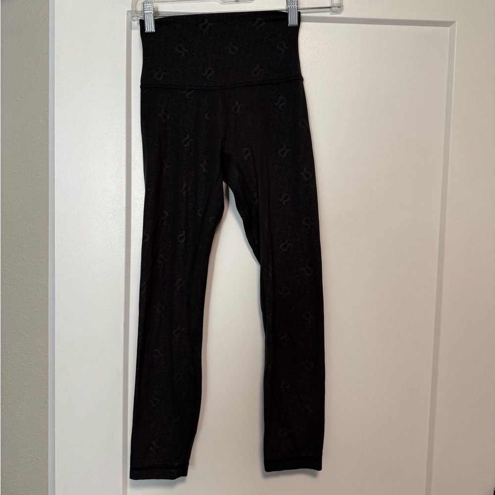 Lululemon Align High-Rise Crop 23" Yogo Emboss Black / Black, Size 2 - Picture 3 of 6